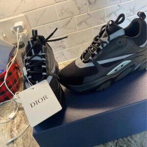 Dior b22